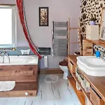 3 Bedroom Stunning In * Charritte-de-Bas