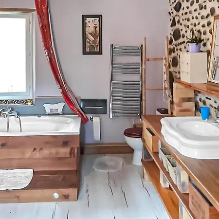 Beautiful In * Charritte-de-Bas