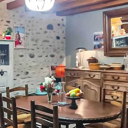 3 Bedroom Stunning Home In Charritte-De-Bas * Charritte-de-Bas