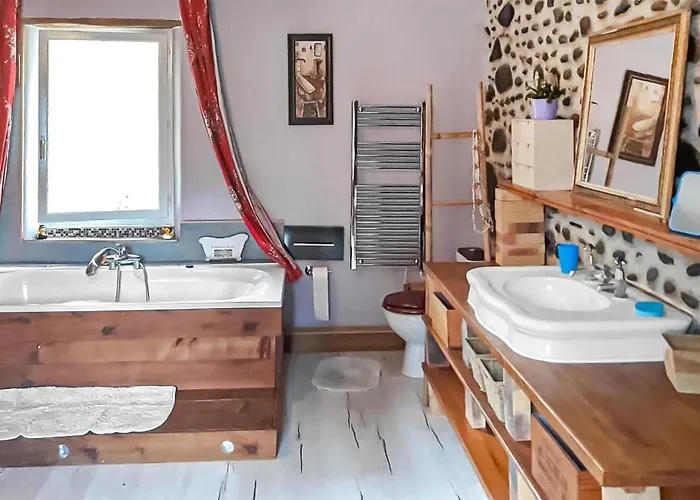 3 Bedroom Stunning In * Charritte-de-Bas