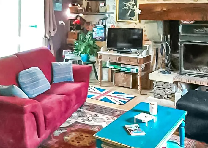 Tatil Evi 3 Bedroom Stunning Home In Charritte-De-Bas *