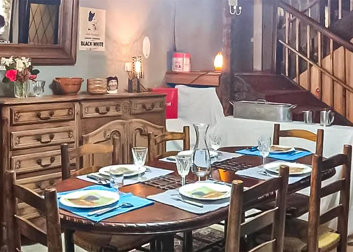 3 Bedroom Stunning Home In Charritte-De-Bas